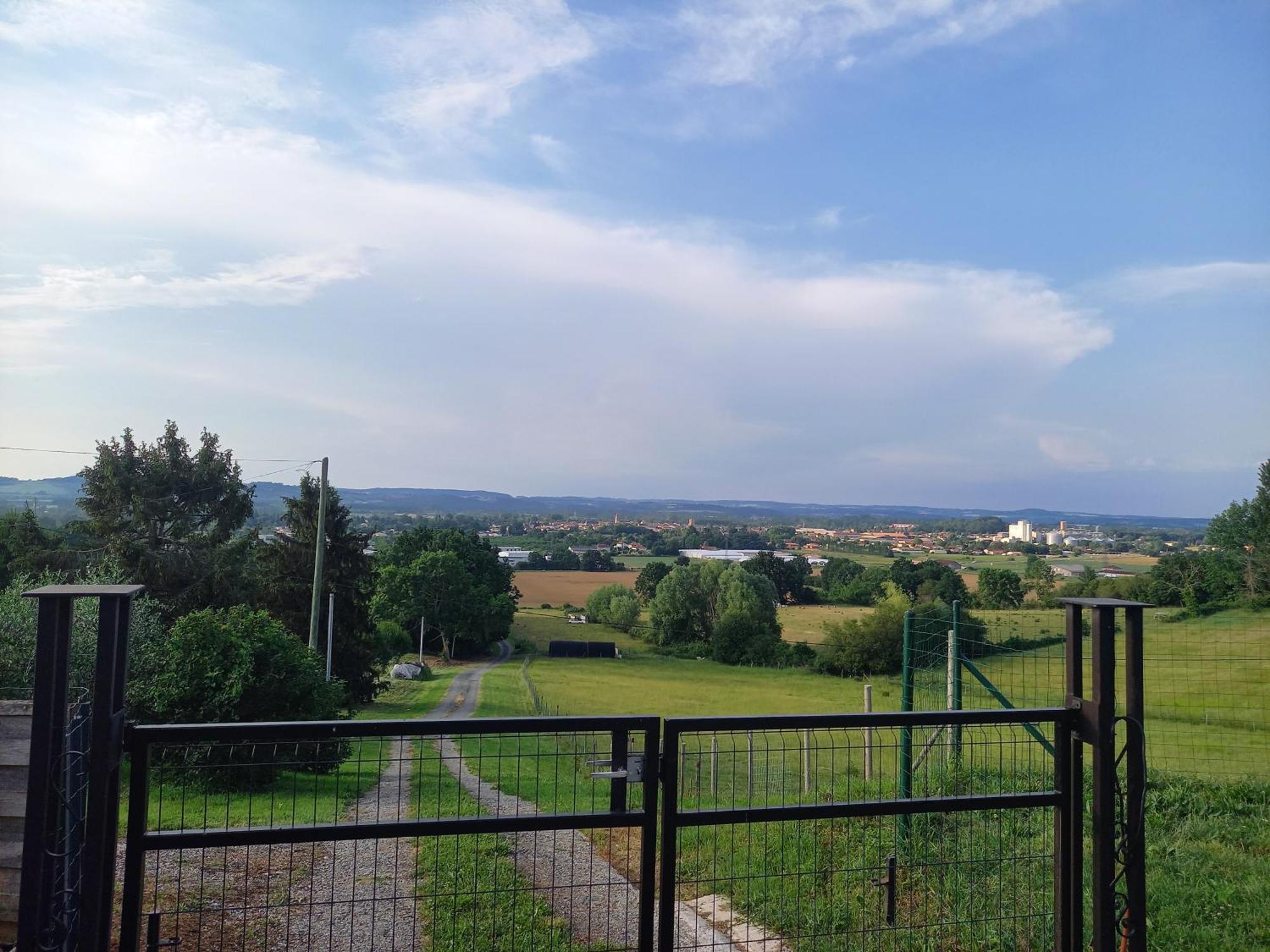 Gites Panoramique 洛特河河畔圣利夫拉德 外观 照片